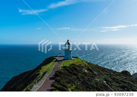 ニュージーランド　ノースランド地方の最北端にあるケープ・レインガの灯台 93097230