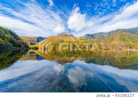 【秋素材】秋の上高地と大正池付近の風景【長野県】 93100227
