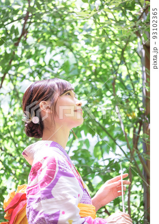 浴衣　女子　ポートレート 93102365