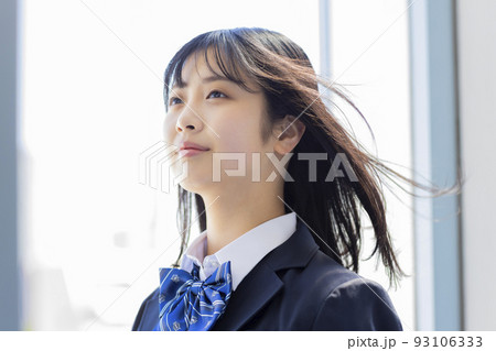 制服の女子学生 高校生 中学生 制服の女子学生 高校生 中学生 93106333