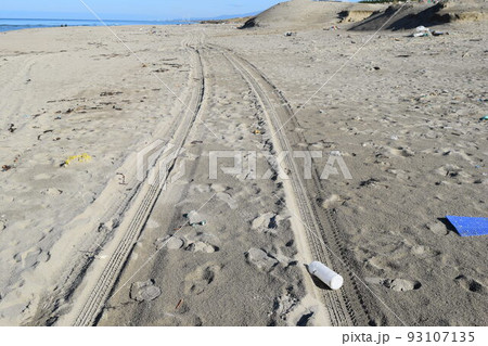 砂浜のわだち 砂浜のわだち 93107135