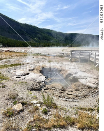 ブラックサンドベイスン　イエローストーン国立公園 93108063