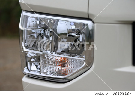 マイクロバスのヘッドライト 93108137