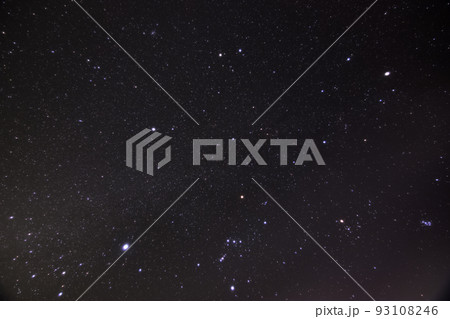 冬の星空 オリオン座とその周辺 冬の星空 オリオン座とその周辺 93108246
