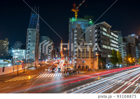 都市夜景「東京都」札ノ辻歩道橋から望む東京タワー 93108875