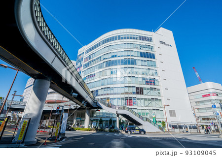 「埼玉県」川口駅東口　駅前の風景 93109045