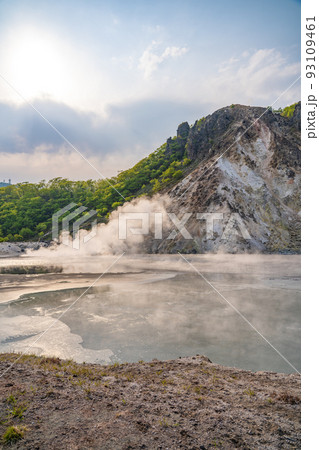 登別地獄谷　大湯沼（北海道登別市） 93109461