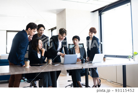 グローバル　多国籍企業 93115452