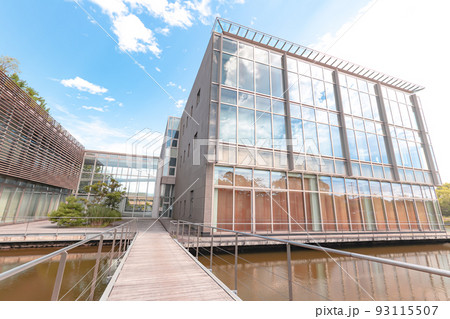 大学の研究機関　(慶應義塾大学 先端生命科学研究所 センター棟)　山形県鶴岡市 93115507