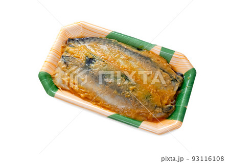 骨取り鯖の西京漬け、食品トレイ入り【白背景】 骨取り鯖の西京漬け、食品トレイ入り【白背景】 93116108