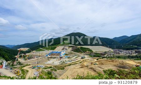 2022年8月 原石山より望む成瀬ダム工事現場 秋田県 2022年8月 原石山より望む成瀬ダム工事現場 秋田県 93120879