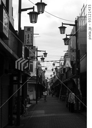 夏の商店街 93121435