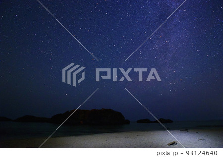 沖縄・西表島の満天の星空／沖縄県竹富町 93124640