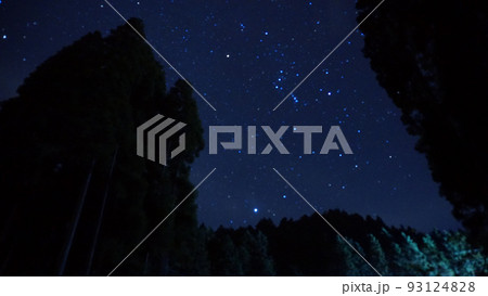 福岡県八女市の星野村で撮影した夜空 福岡県八女市の星野村で撮影した夜空 93124828