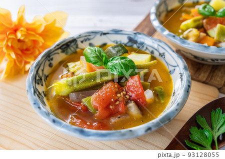 夏野菜たっぷりのミネストローネ 夏野菜たっぷりのミネストローネ 93128055