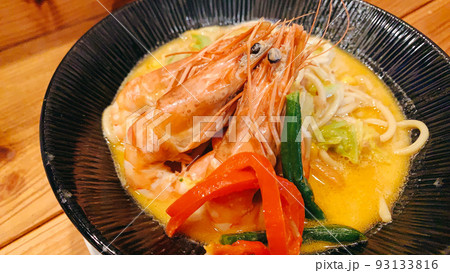 ピリ辛海鮮カレーちゃんぽん ピリ辛海鮮カレーちゃんぽん 93133816