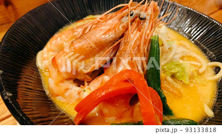 ピリ辛海鮮カレーちゃんぽん ピリ辛海鮮カレーちゃんぽん 93133818