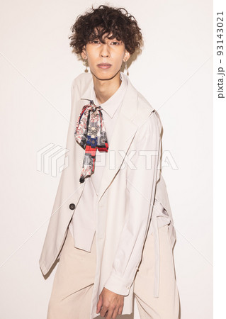 若い男性　ファッション　ビューティー 93143021