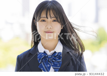 制服の女子学生 高校生 中学生 制服の女子学生 高校生 中学生 93144432