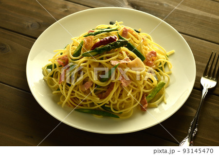 アスパラベーコンのパスタ アスパラベーコンのパスタ 93145470