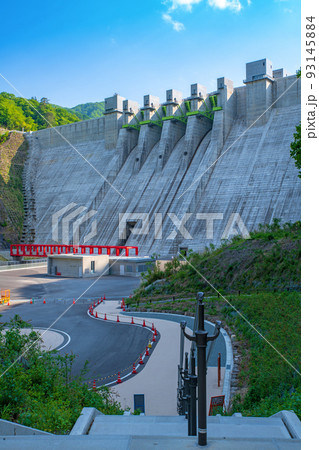 吾妻峡八ッ場駅ホームからの眺め　八ッ場ダム　あがつま湖　初夏の風景　　　 93145884