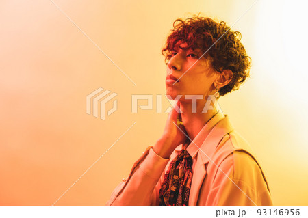 若い男性ポートレート 若い男性ポートレート 93146956