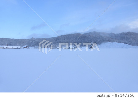 2021年12月、北海道の旭川駅から稚内駅までの宗谷本線の風景 2021年12月、北海道の旭川駅から稚内駅までの宗谷本線の風景 93147356