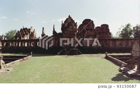 Prasat Muang Tam @Thailand / ムアンタム遺跡(外観) @タイ国 Prasat Muang Tam @Thailand / ムアンタム遺跡(外観) @タイ国 93150087