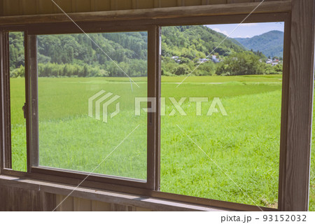 田舎のバス停からの景色【長野県】 93152032