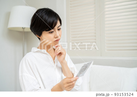 抗原検査の説明書を読む 抗原検査の説明書を読む 93153524