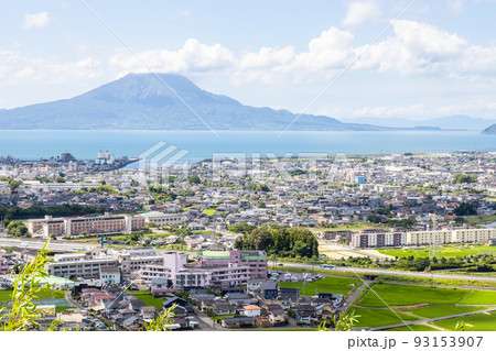 鹿児島県姶良市の高倉展望台からの風景 錦江湾と桜島の風景 鹿児島県姶良市の高倉展望台からの風景 錦江湾と桜島の風景 93153907