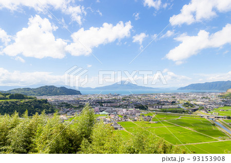鹿児島県姶良市の高倉展望台からの風景 錦江湾と桜島の風景 鹿児島県姶良市の高倉展望台からの風景 錦江湾と桜島の風景 93153908
