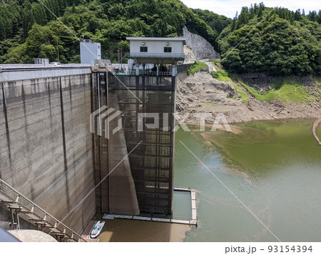 下筌ダムしもうけダムは大分県日田市にあるアーチ式ダム 93154394