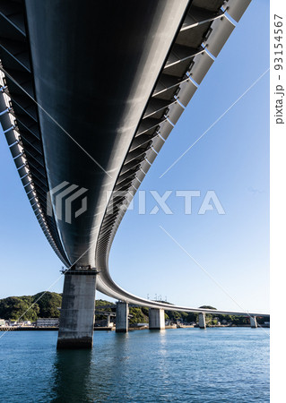 イタリアの建築家レンゾ・ピアノ氏が設計した牛深ハイヤ大橋 93154567