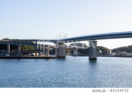 イタリアの建築家レンゾ・ピアノ氏が設計した牛深ハイヤ大橋 イタリアの建築家レンゾ・ピアノ氏が設計した牛深ハイヤ大橋 93154572