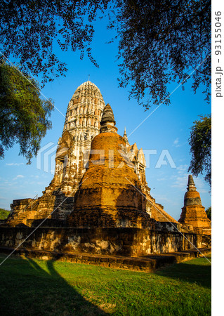 Wat Ratchaburana ruin temple in Ayutthaya Historical Park, Thailand Wat Ratchaburana ruin temple in Ayutthaya Historical Park, Thailand 93155046