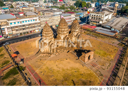 Aerial view of Pra Prang Sam Yod or Phra Prang Sam Yot ruin temple with monkeys, in Lopburi Aerial view of Pra Prang Sam Yod or Phra Prang Sam Yot ruin temple with monkeys, in Lopburi 93155048