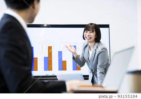 ビジネス 女性 会議 ミーティング セミナー ビジネス 女性 会議 ミーティング セミナー 93155104