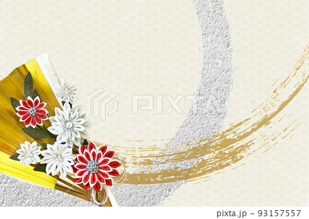 結婚式やお祝い用の華やかな扇子と和紙の背景素材 93157557