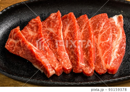 高級グリルステーキ Thick cut luxury fresh beef steak 93159378