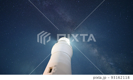 御前崎灯台と天の川 93162118