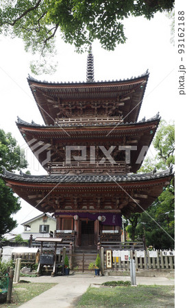 甚目寺観音の三重塔の風景（愛知県あま市）の写真素材 [93162188] - PIXTA