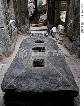 Architecture of ancient temple complex Angkor, Siem Reap 93162914