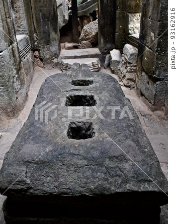 Architecture of ancient temple complex Angkor, Siem Reap 93162916