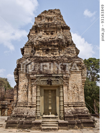 Architecture of ancient temple complex Angkor, Siem Reap Architecture of ancient temple complex Angkor, Siem Reap 93163849