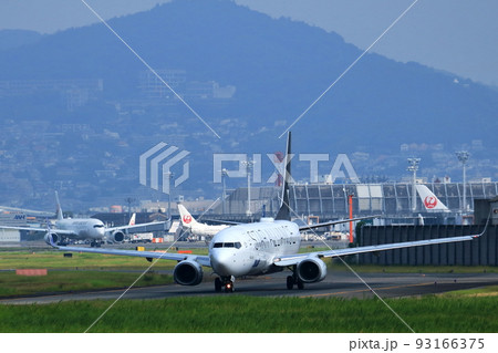 大阪国際空港 スターアライアンス ANA 飛行機 離陸 千里川尻 大阪国際空港 スターアライアンス ANA 飛行機 離陸 千里川尻 93166375