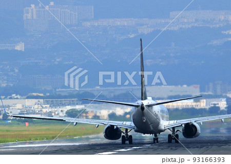大阪国際空港　スターアライアンス　ANA　飛行機　離陸　千里川尻 93166393