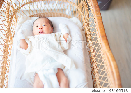 ゆりかごの赤ちゃん 新生児 生後15日 ゆりかごの赤ちゃん 新生児 生後15日 93166518