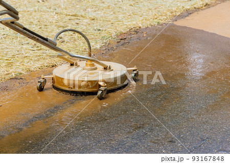 Used for street washing on street flusher in action, equipped with high pressure pumps and specialized flusher heads. Used for street washing on street flusher in action, equipped with high pressure pumps and specialized flusher heads. 93167848