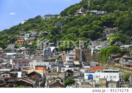 【広島県】晴天下の尾道の町並み 【広島県】晴天下の尾道の町並み 93174278